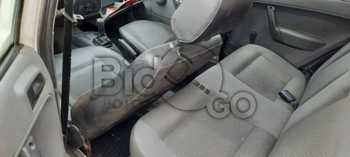 LOTE 001 - AUTOMOVEL VW/GOL 1.0 GIV Fabricação/Modelo: 2010/2011