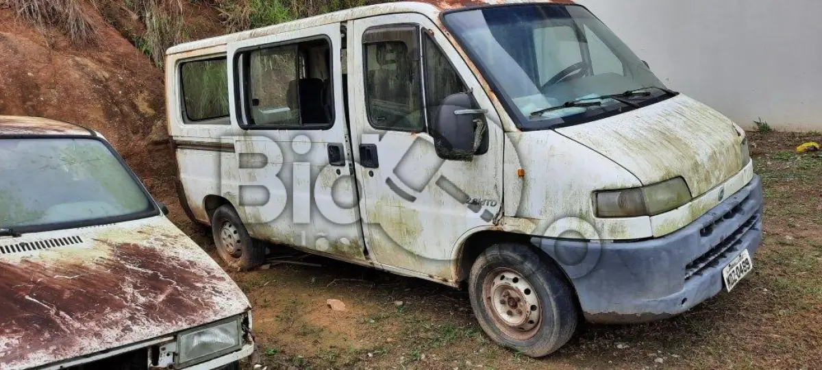 LOTE 003 - MICROONIBUS FIAT/DUCATO MINIBUS Fabricação/Modelo: 2004/2004