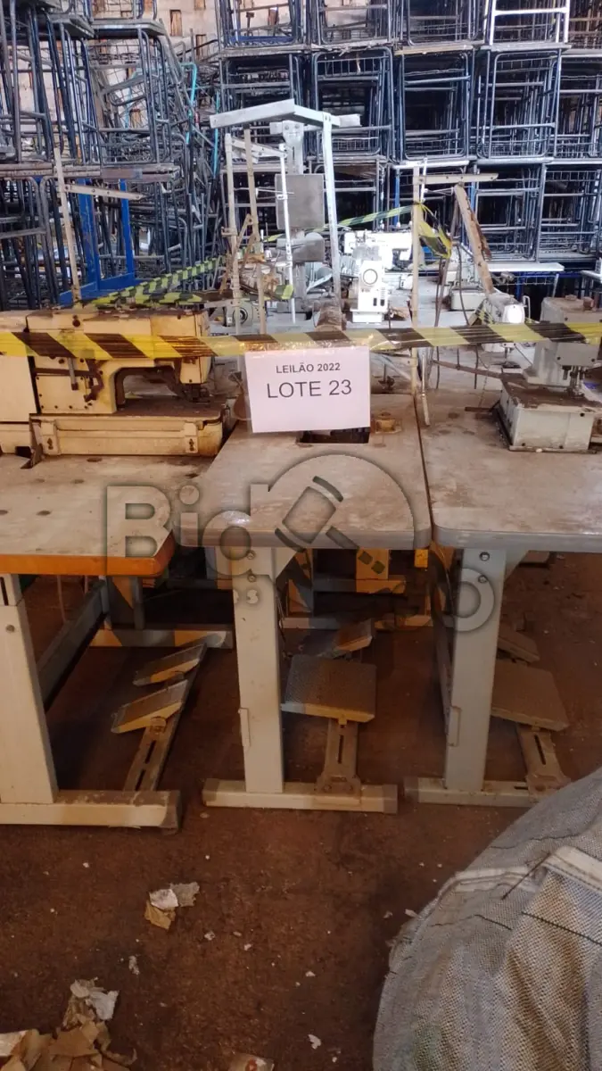LOTE 023 - MÁQUINAS DE COSTURA