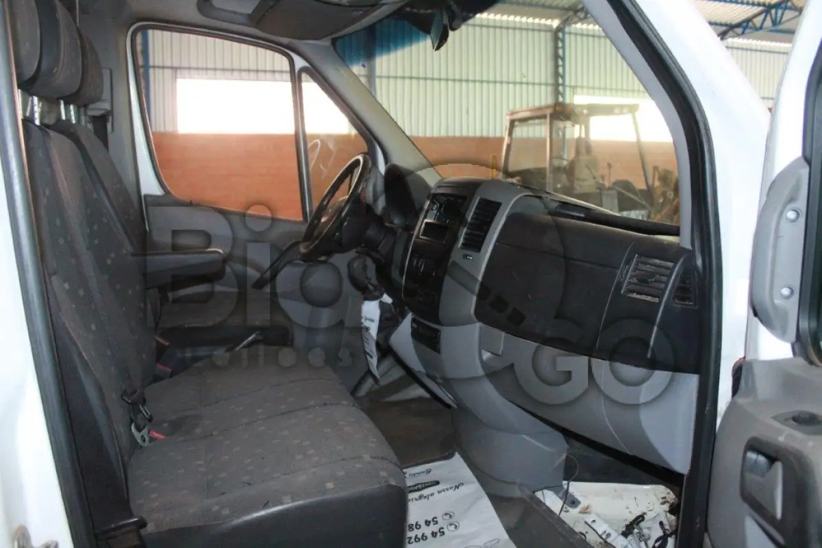 LOTE 009 - Um Furgão Sprinter 515CDI marca Mercedes Benz, ano/modelo 2013