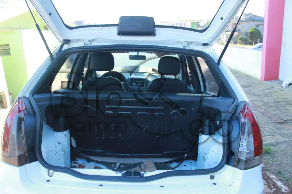 LOTE 003 - Um Automóvel Palio Fire marca Fiat ano/modelo 2014/2015