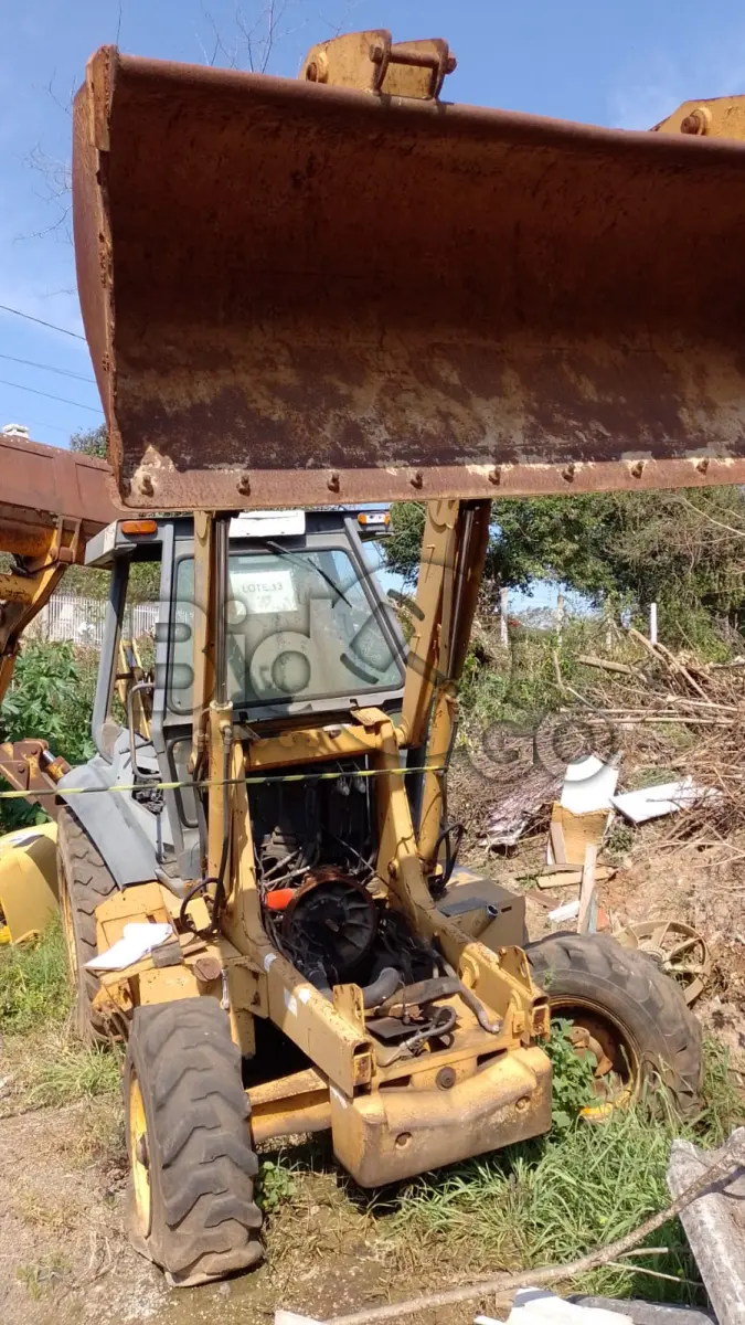 LOTE 013 - Case, MOD. M.A.580L, ano 2000