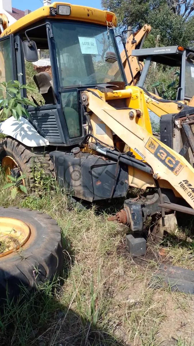 LOTE 002 - Retroescavadeira JCB, MOD. 3C, ano 2010