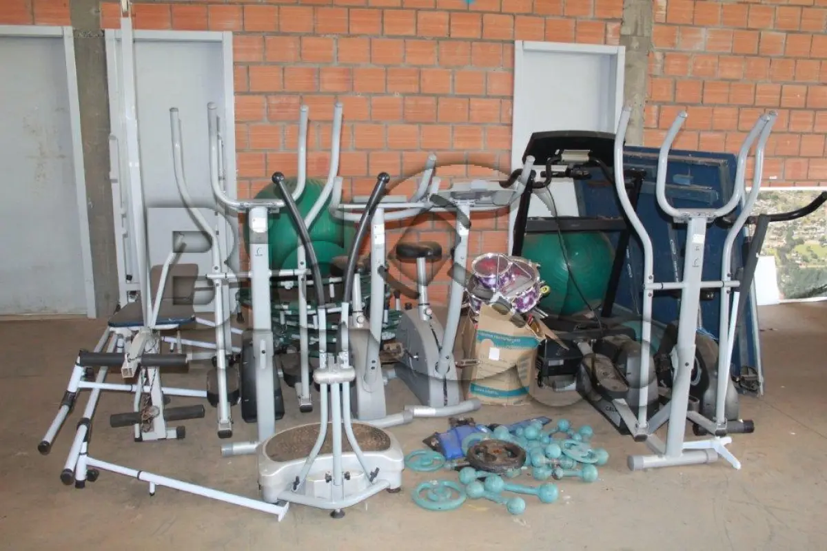 LOTE 011 - Lote de Equipamentos para academia de Ginastica