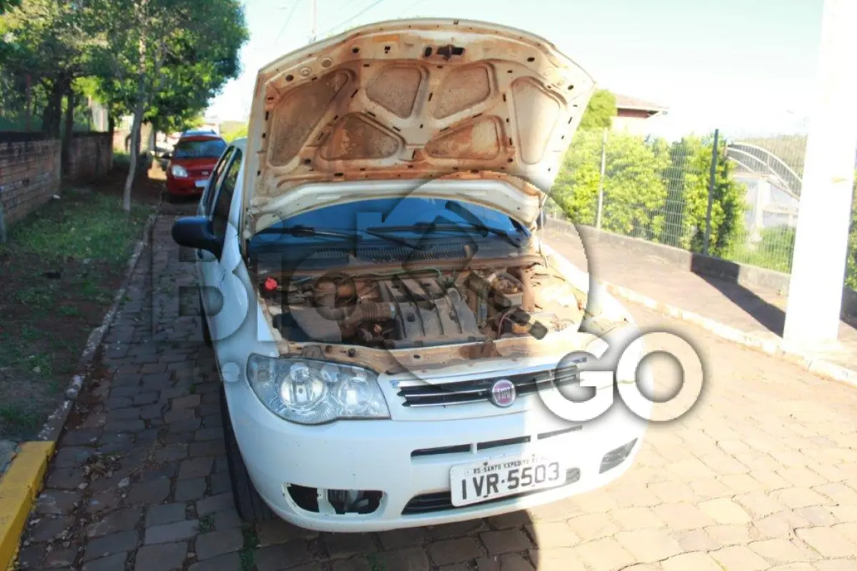 LOTE 003 - Um Automóvel Palio Fire marca Fiat ano/modelo 2014/2015