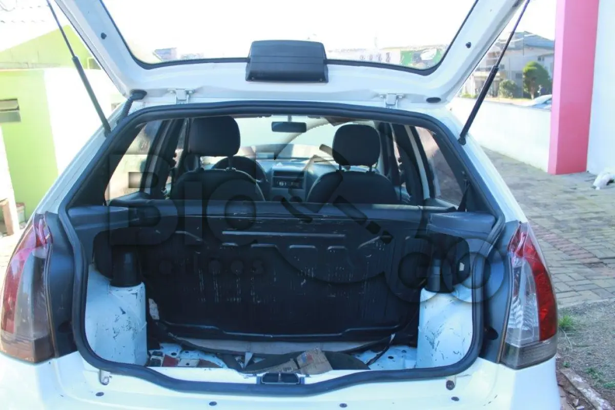 LOTE 003 - Um Automóvel Palio Fire marca Fiat ano/modelo 2014/2015