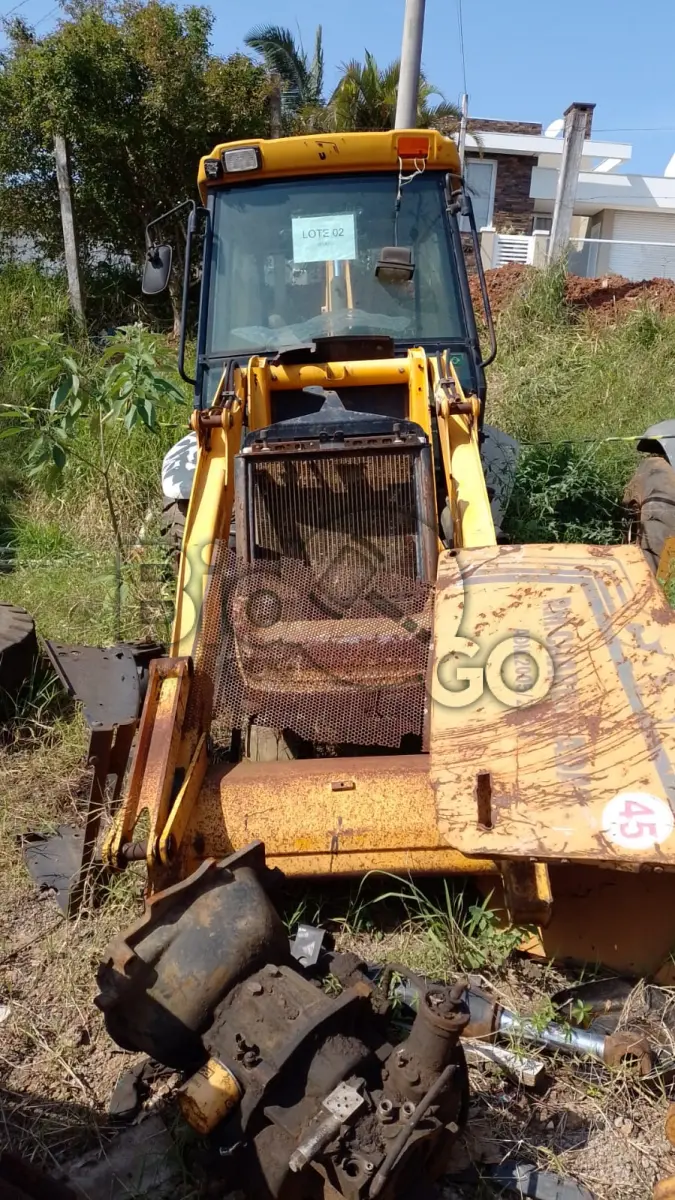 LOTE 002 - Retroescavadeira JCB, MOD. 3C, ano 2010