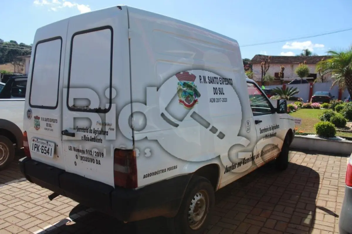 LOTE 004 - Um Automóvel Camionete Furgão- marca Fiat modelo Fiorino Flex, ano/modelo 2008/2009