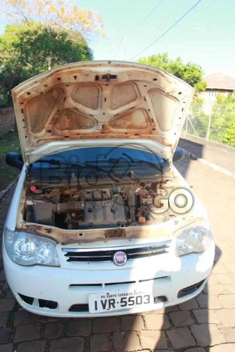LOTE 003 - Um Automóvel Palio Fire marca Fiat ano/modelo 2014/2015