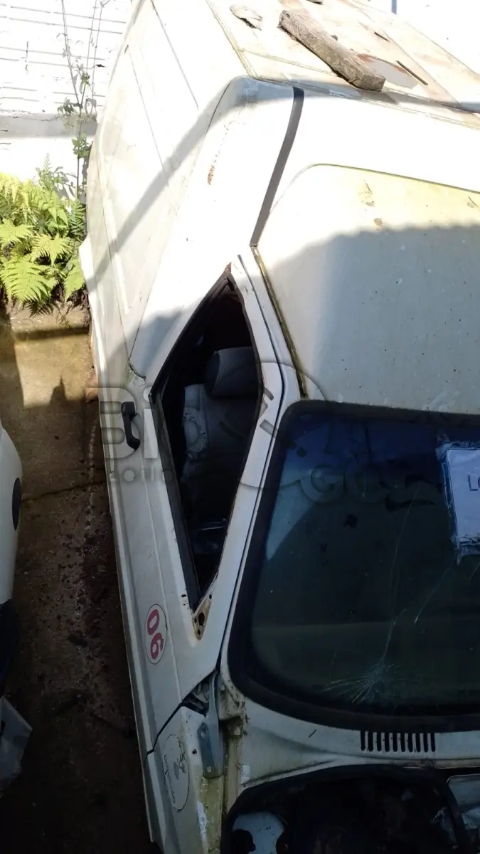LOTE 010 - Fiat, MOD. Fiorino furgão, ano 2002