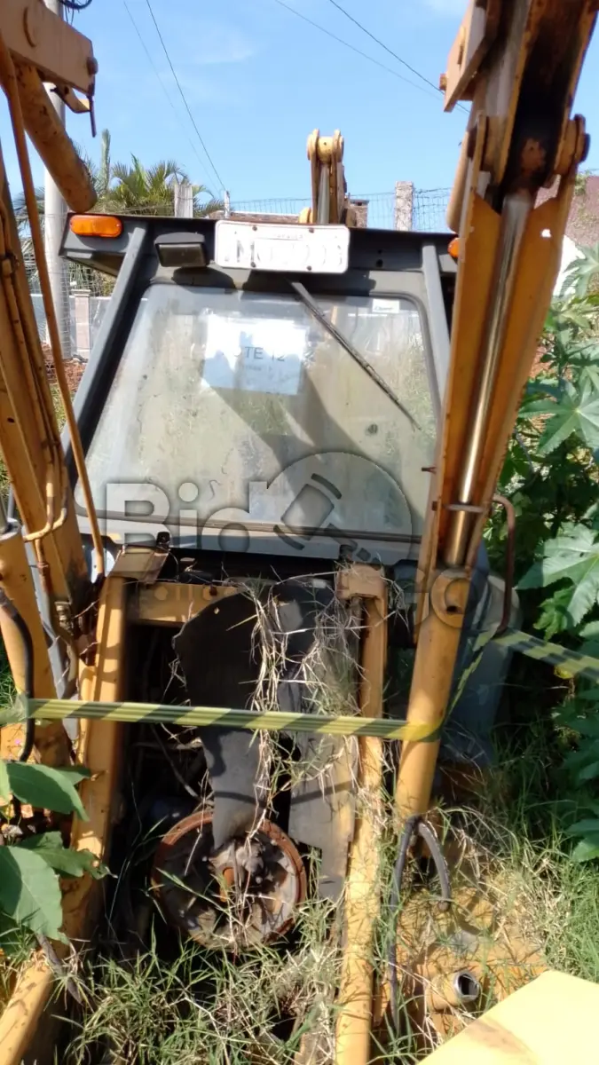 LOTE 012 - Case, MOD. M.A.580L, ano 2000