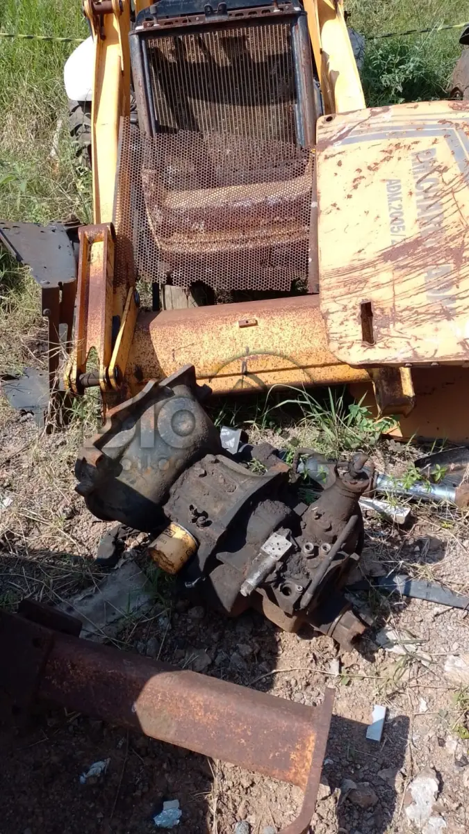 LOTE 002 - Retroescavadeira JCB, MOD. 3C, ano 2010