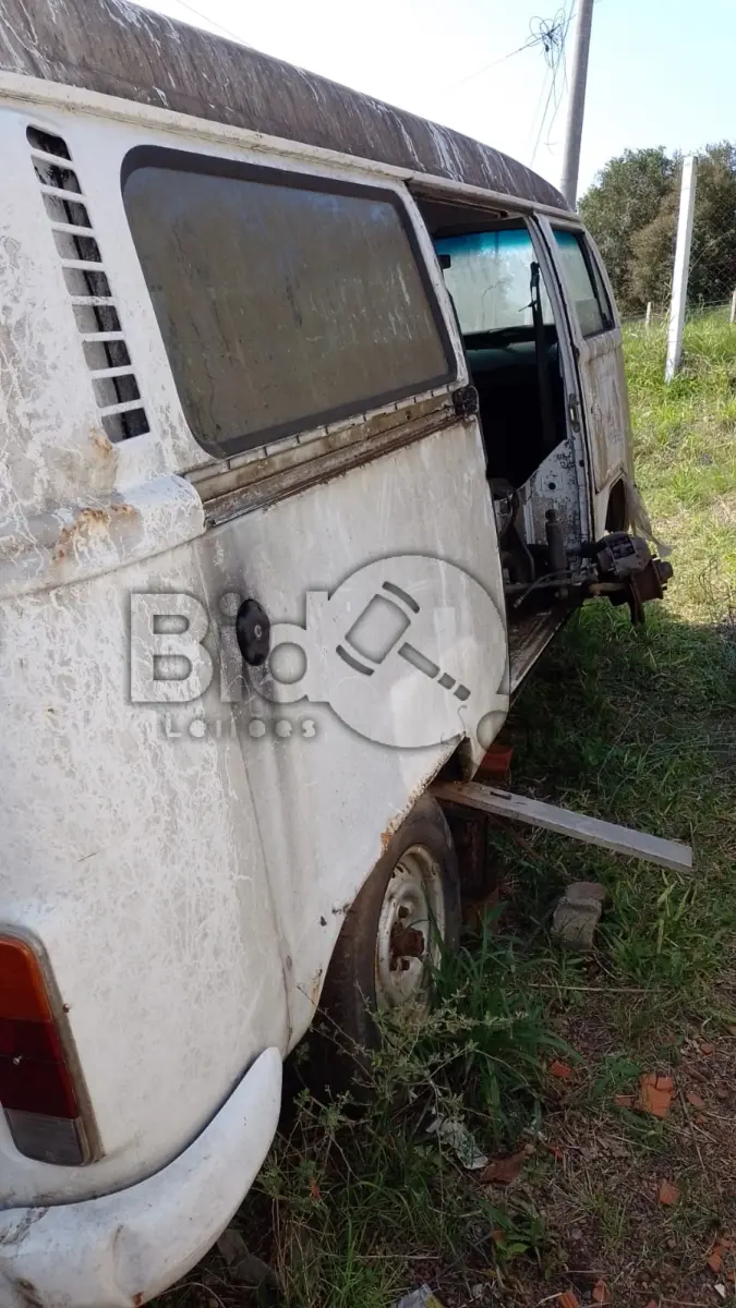LOTE 005 - Volkswagen Kombi, MOD. Kombi escolar, ano 2009