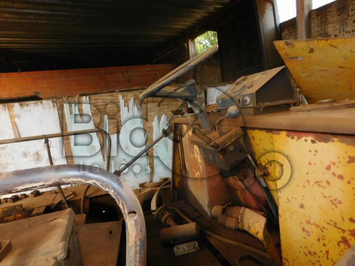 LOTE 009 - Rolo Compactador Vap Muller, ano 1986