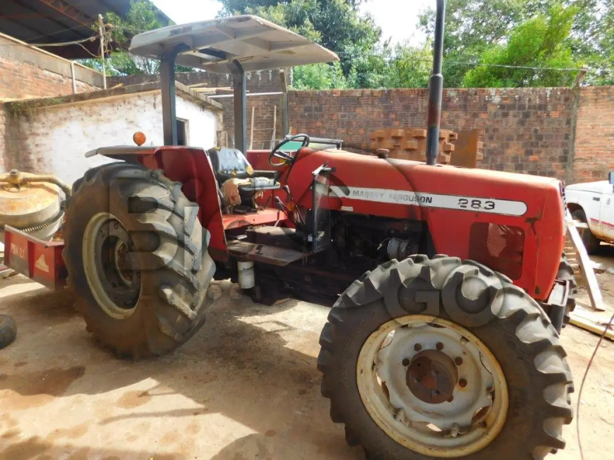 LOTE 008 - Trator Massey Ferguson 283, 4x4