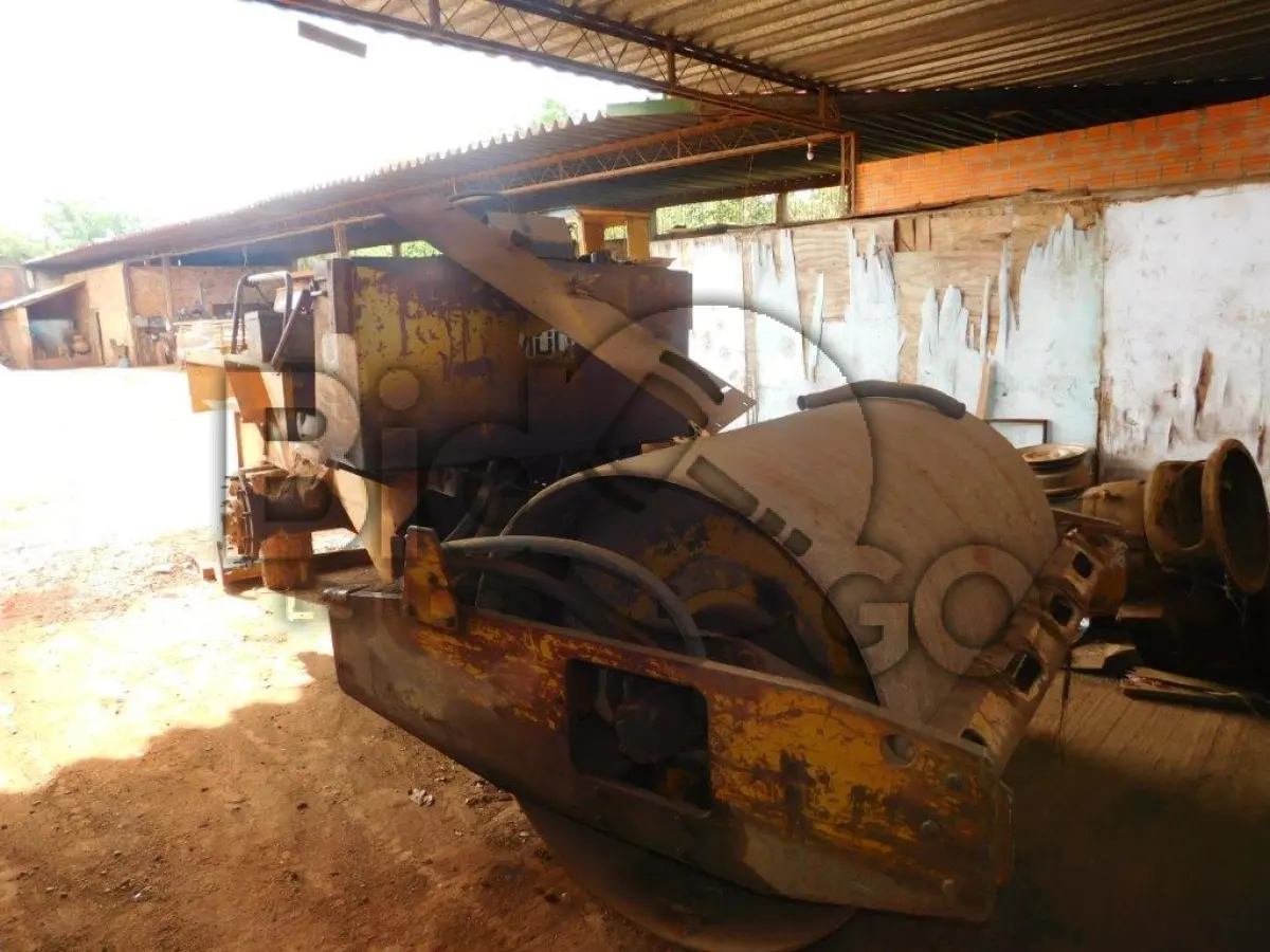 LOTE 009 - Rolo Compactador Vap Muller, ano 1986