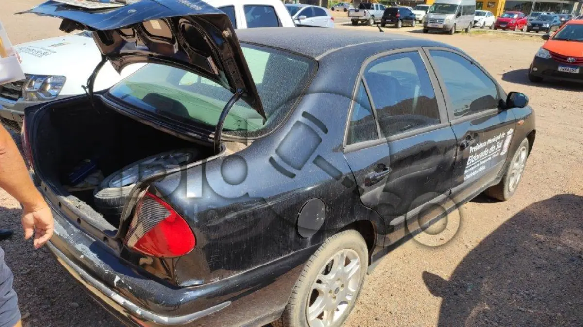 LOTE 015 - Automóvel Fiat Marea ELX, ano de fabricação/modelo: 2006/2006,
