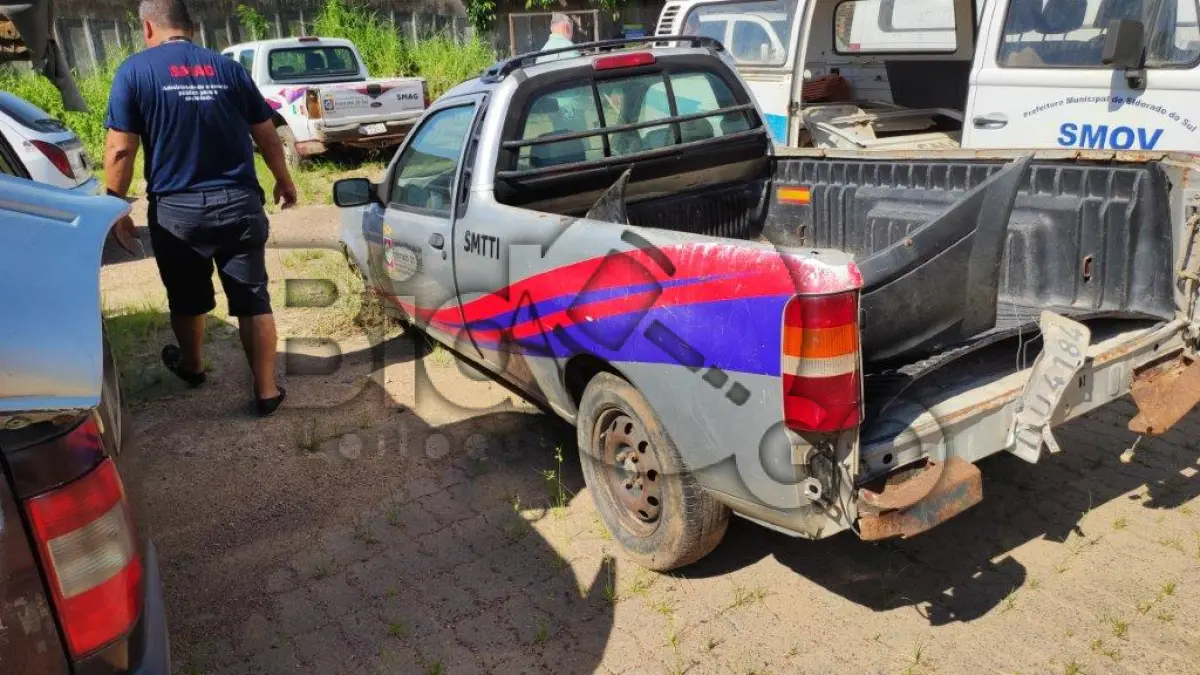 LOTE 013 - Ford Courier 1.6L, ano (fabric./modelo): 2003/2004