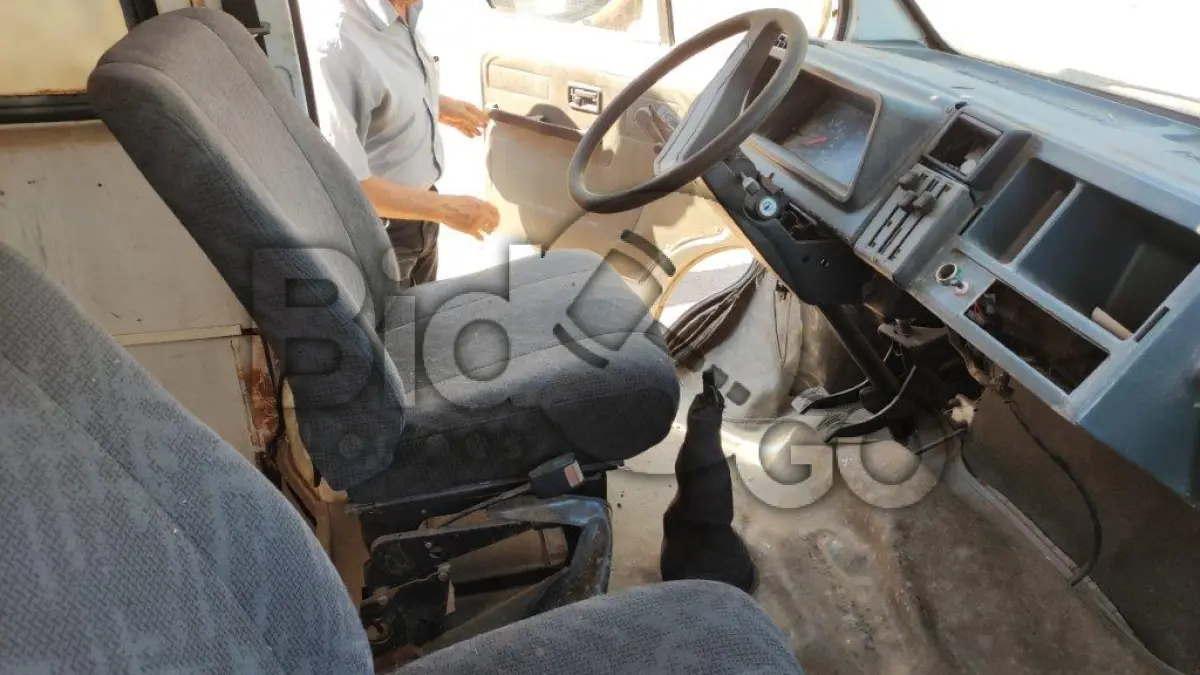 LOTE 003 - Caminhoneta Chevrolet Trafic, ano 1993, modelo 1993
