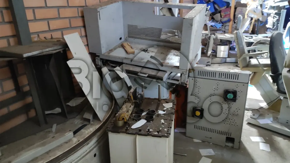 LOTE 028 - Sucatas de equipamentos médicos e hospitalares - local: Av. Mário Ribeiro