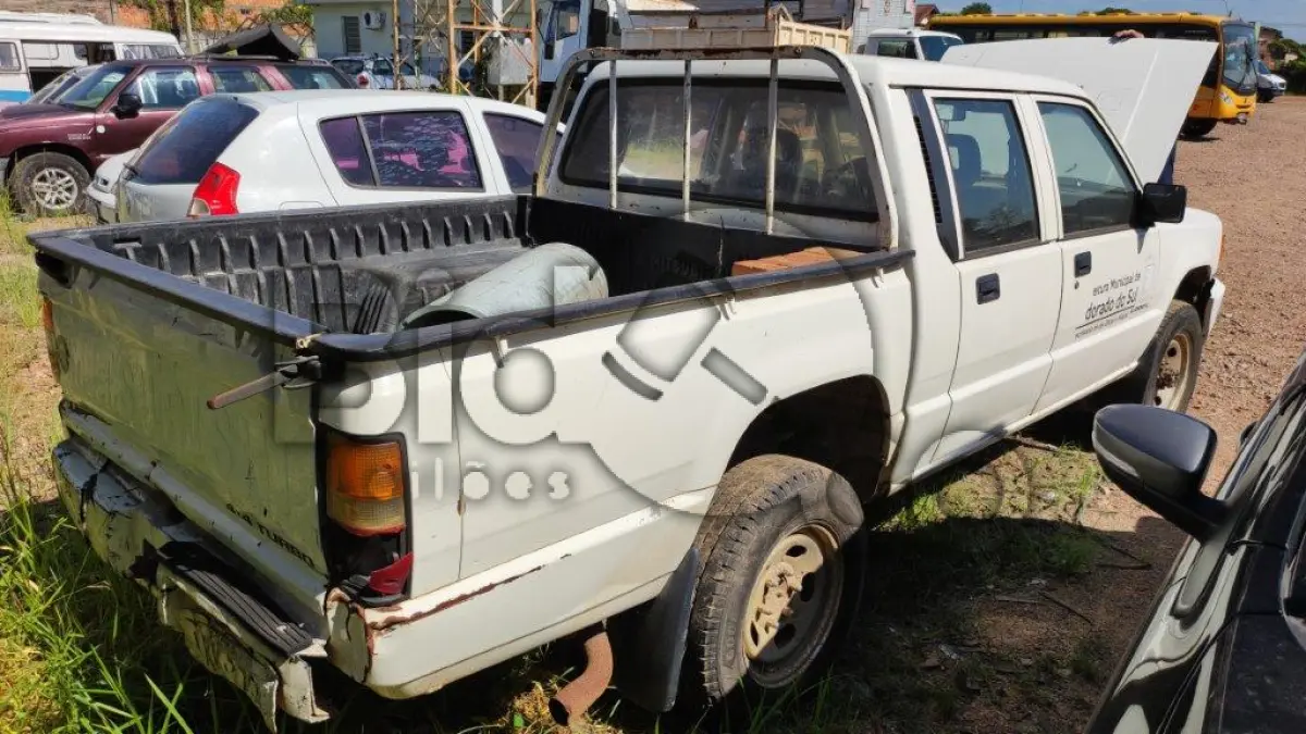 LOTE 017 - Caminhoneta MMC l200, 4x4 l, ano: 2001/2002