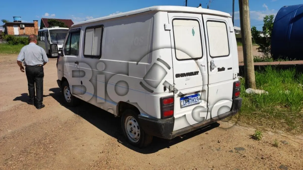 LOTE 003 - Caminhoneta Chevrolet Trafic, ano 1993, modelo 1993