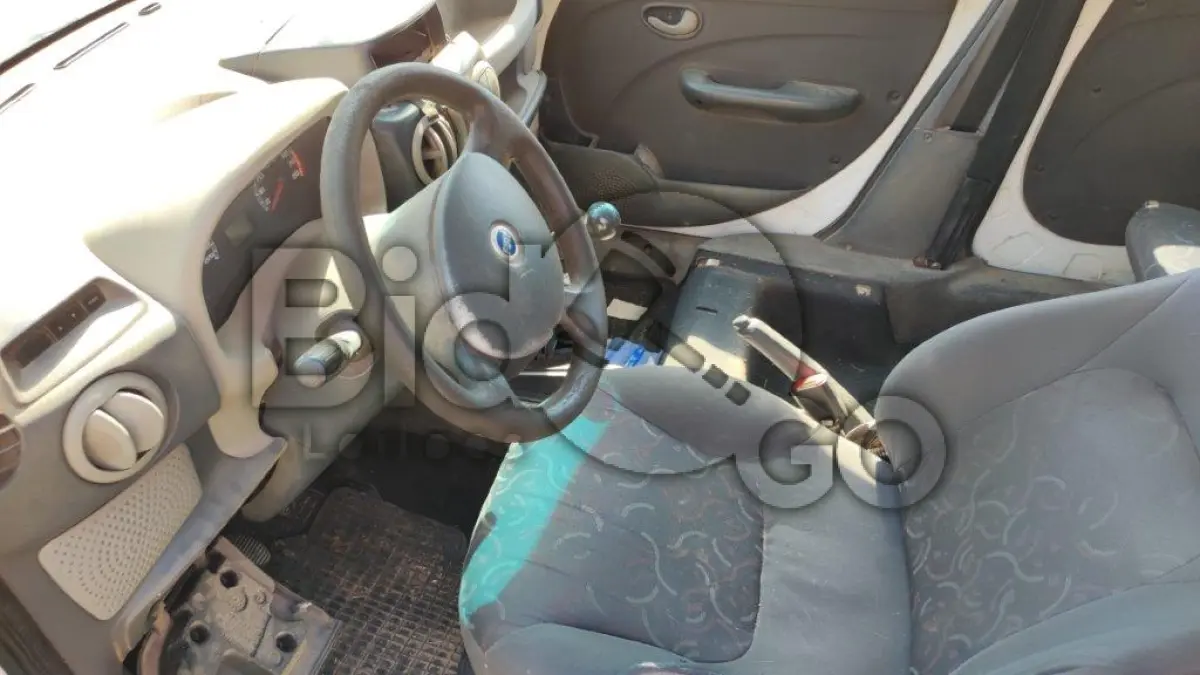 LOTE 008 - Fiat Doblô ELX 1.8 Flex, ano (fabric./modelo): 2007/2007