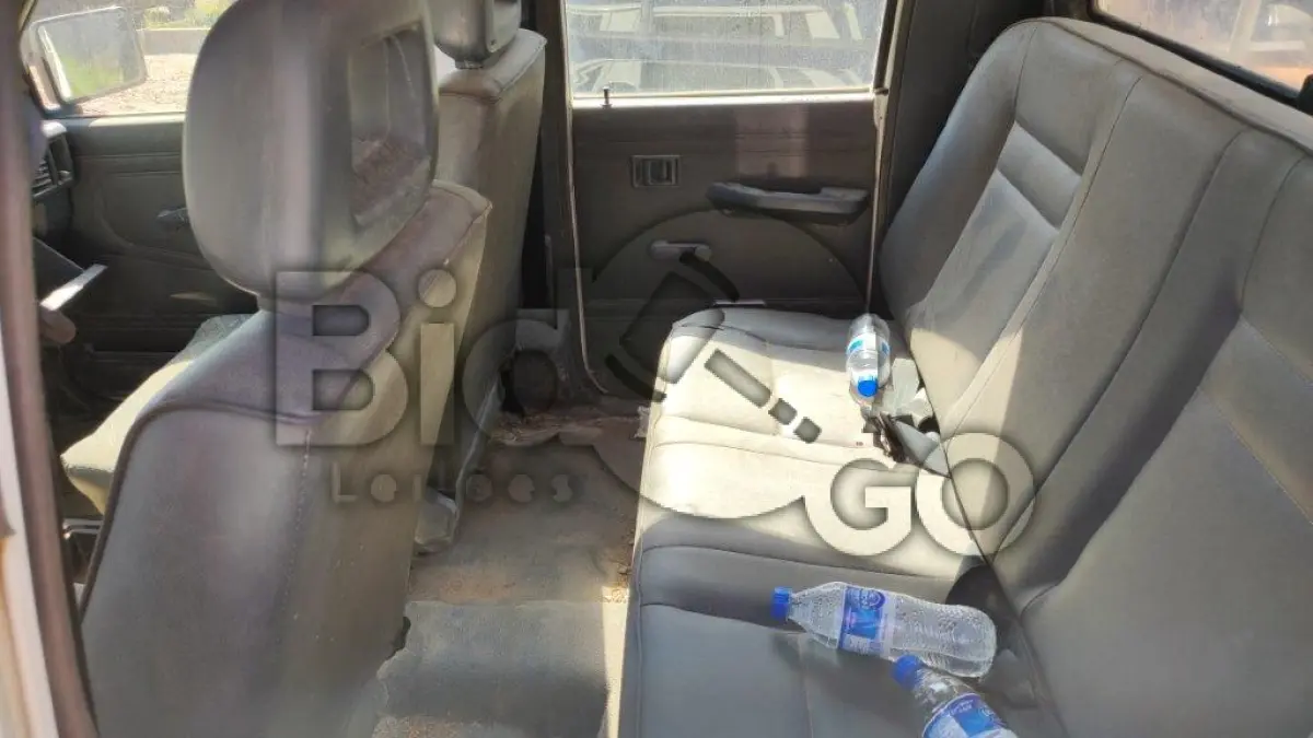 LOTE 017 - Caminhoneta MMC l200, 4x4 l, ano: 2001/2002