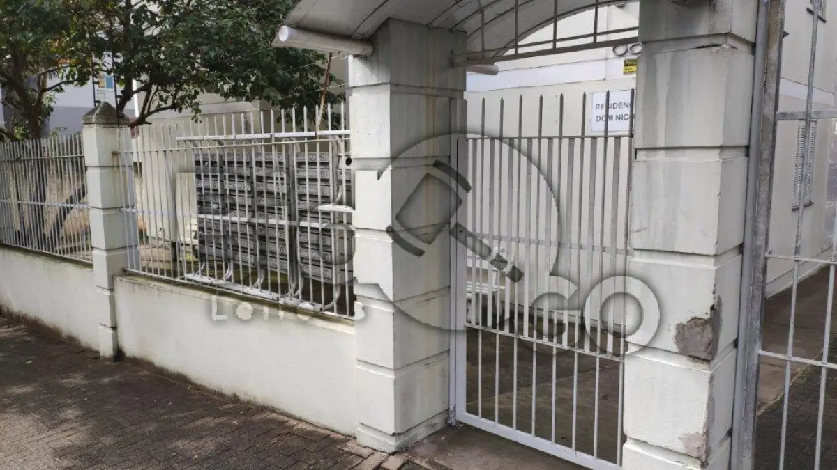 LOTE 001 - Apartamento de 2 dormitorios
