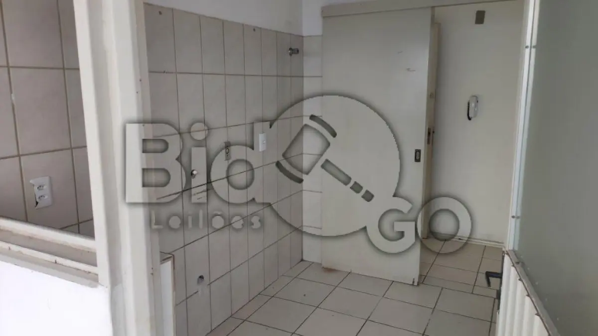LOTE 001 - Apartamento de 2 dormitorios