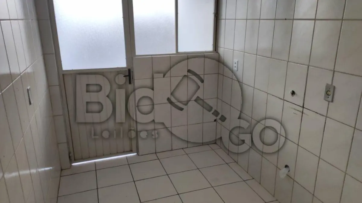 LOTE 002 - Apartamento de 2 dormitorios