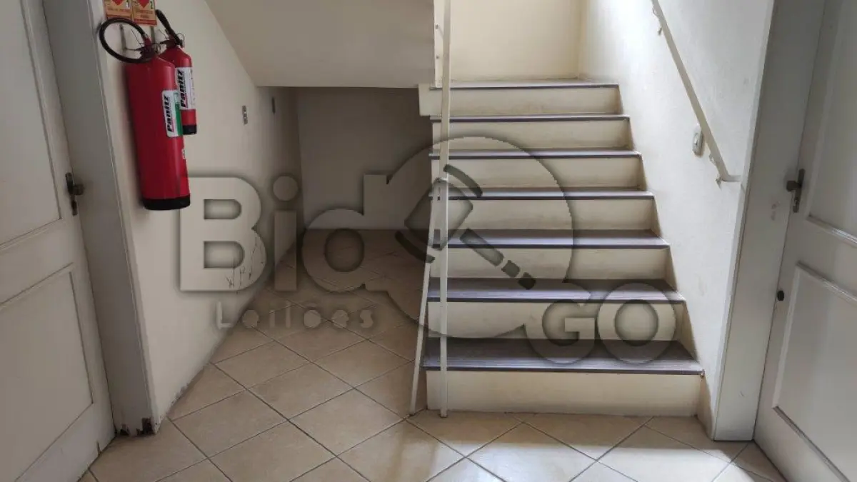 LOTE 002 - Apartamento de 2 dormitorios