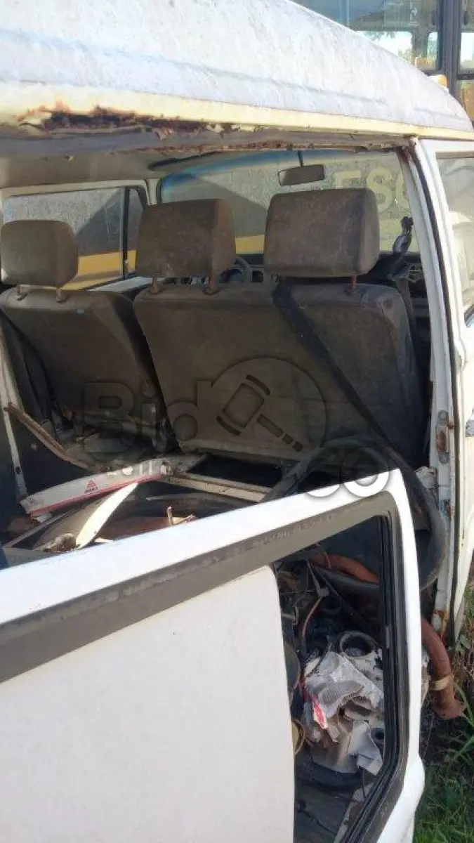 LOTE 025 - VW / KOMBI - ANO 2002/2003