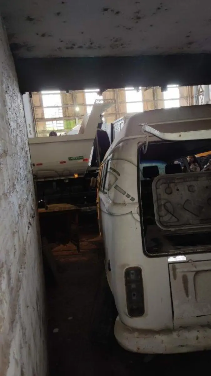 LOTE 032 - VW / KOMBI - ANO 2009/2010 