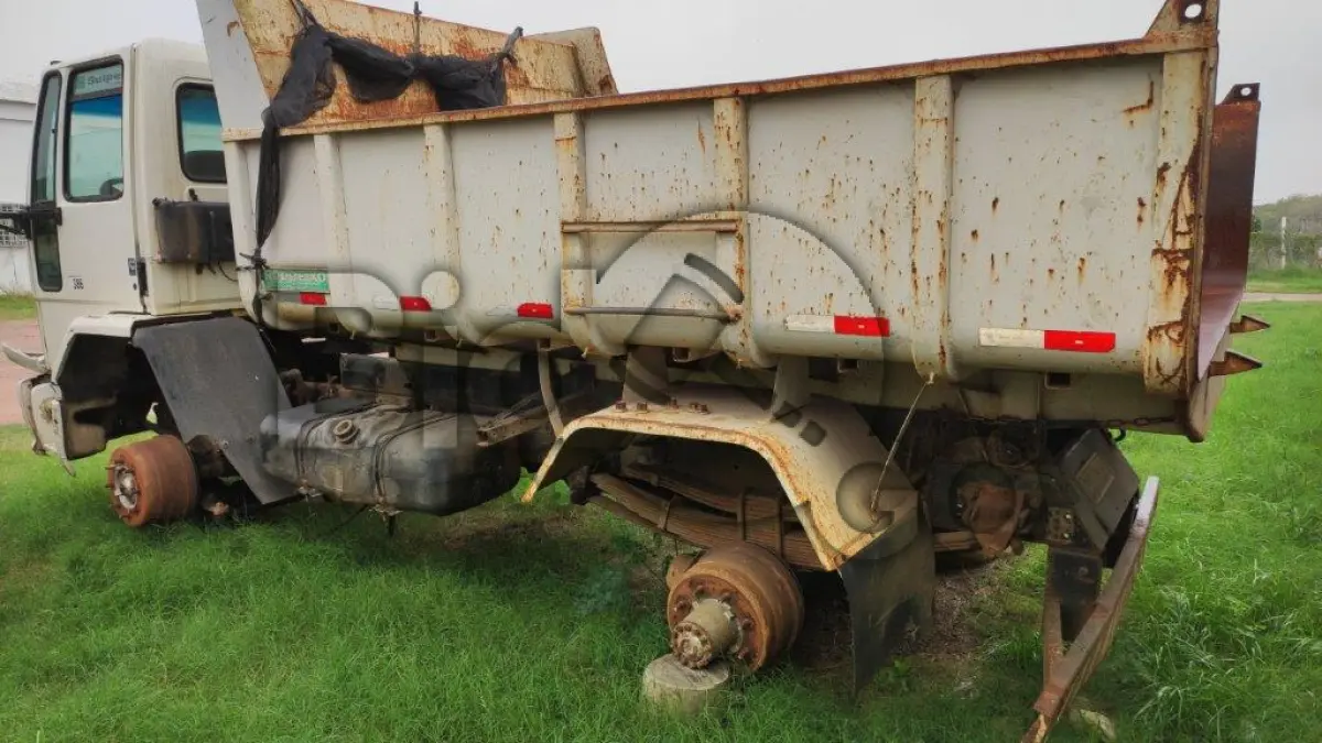 LOTE 028 - FORD / CARGO 1317E - ANO 2007/2007
