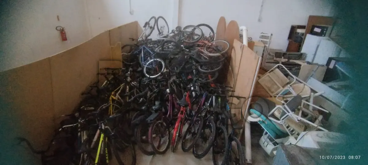 LOTE 004 - Bicicletas em torno de 200 unidades