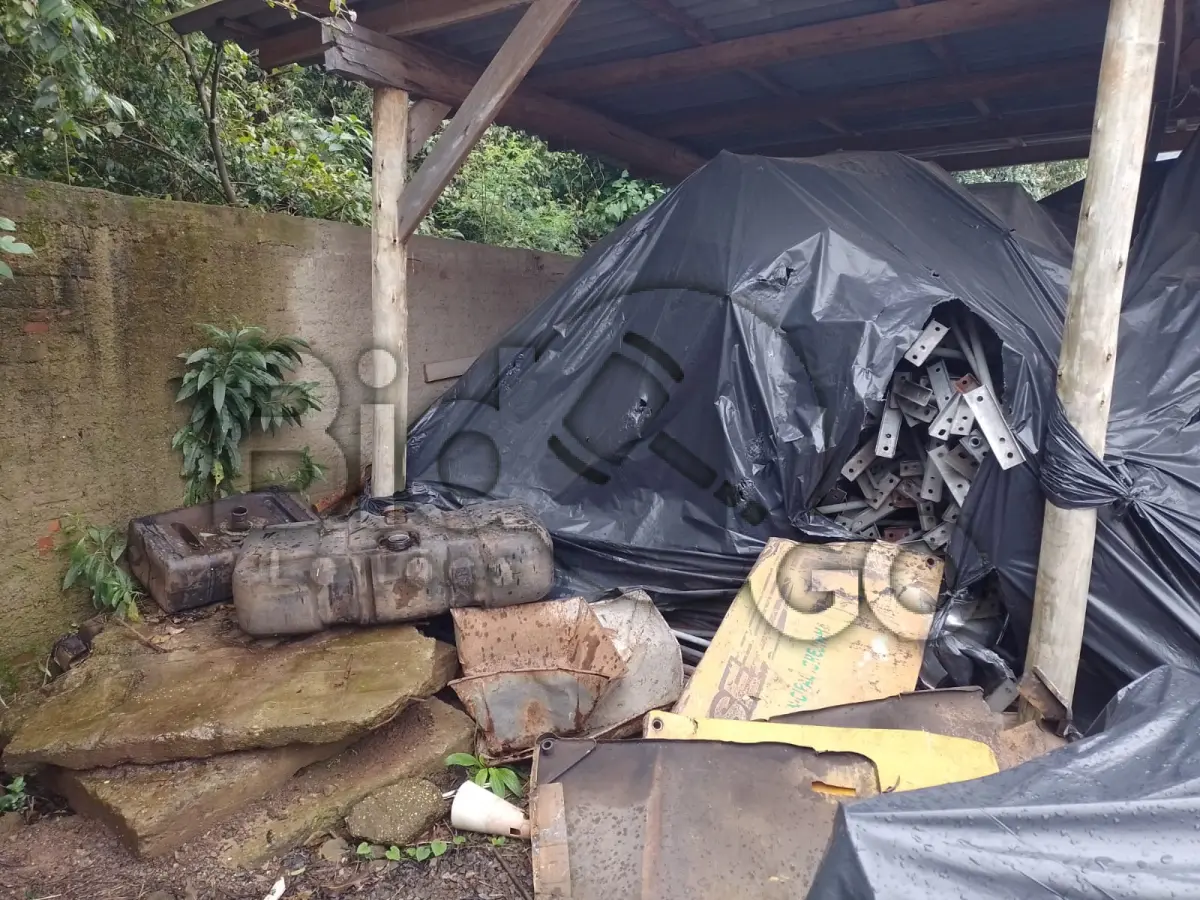 LOTE 002 -  sucata metálica em geral