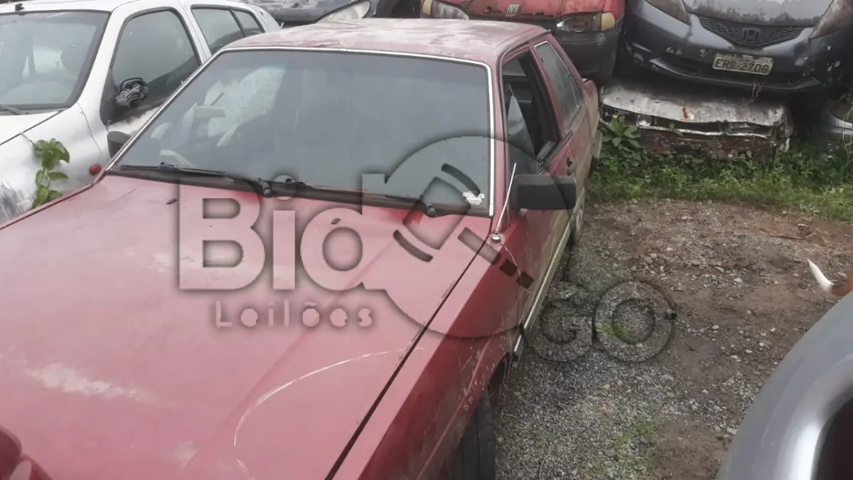 LOTE 013 - Marca: VW / Modelo: SANTANA GL