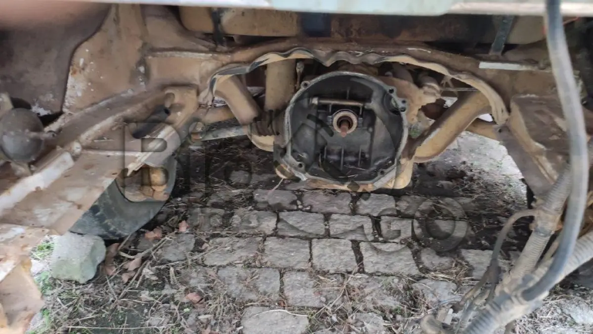 LOTE 023 - VW / KOMBI - ANO 2000/2001