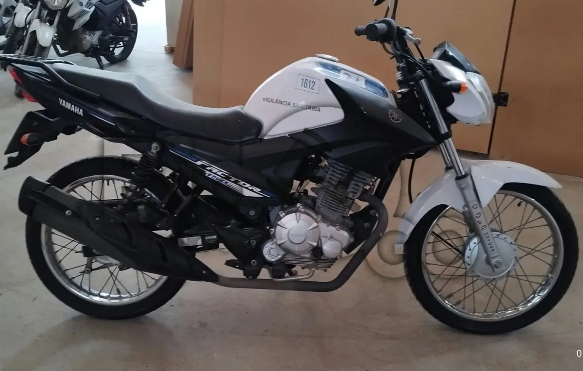 LOTE 024 - MOTOCICLETA YAMAHA/YBR150 FACTOR E