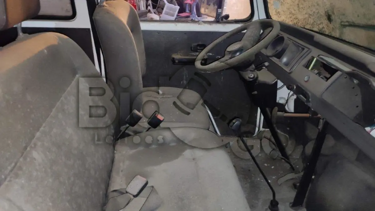 LOTE 032 - VW / KOMBI - ANO 2009/2010 