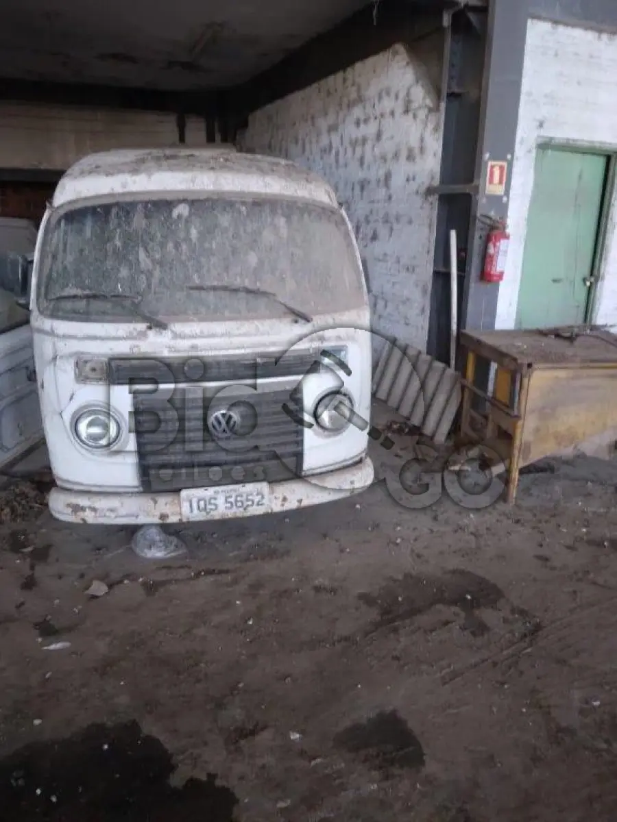 LOTE 032 - VW / KOMBI - ANO 2009/2010 