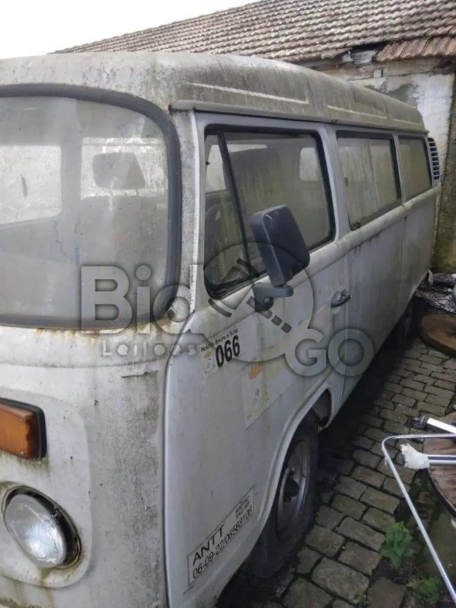 LOTE 020 - VW / KOMBI - ANO 2001/2002