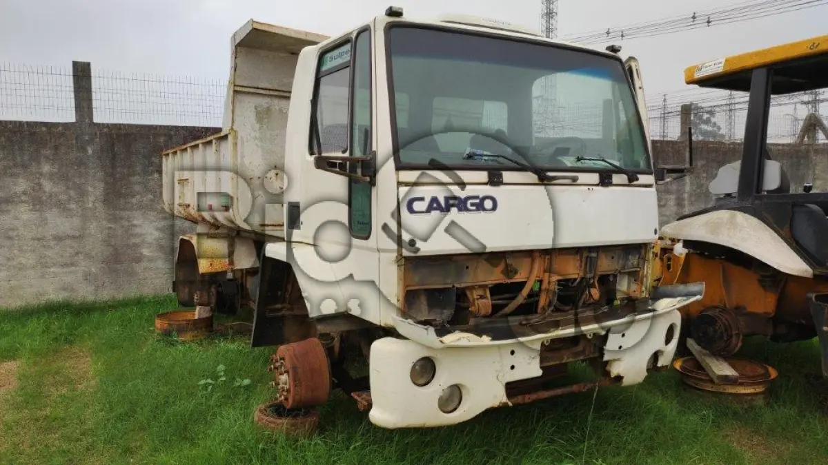 LOTE 028 - FORD / CARGO 1317E - ANO 2007/2007