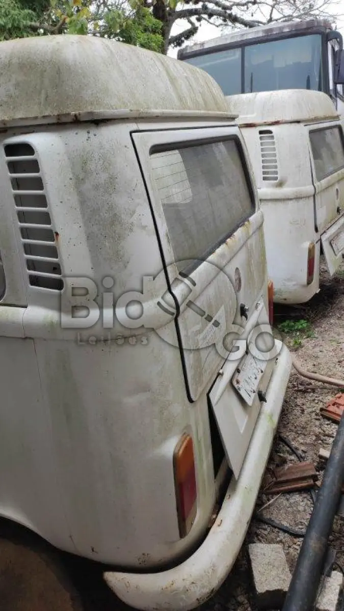 LOTE 020 - VW / KOMBI - ANO 2001/2002