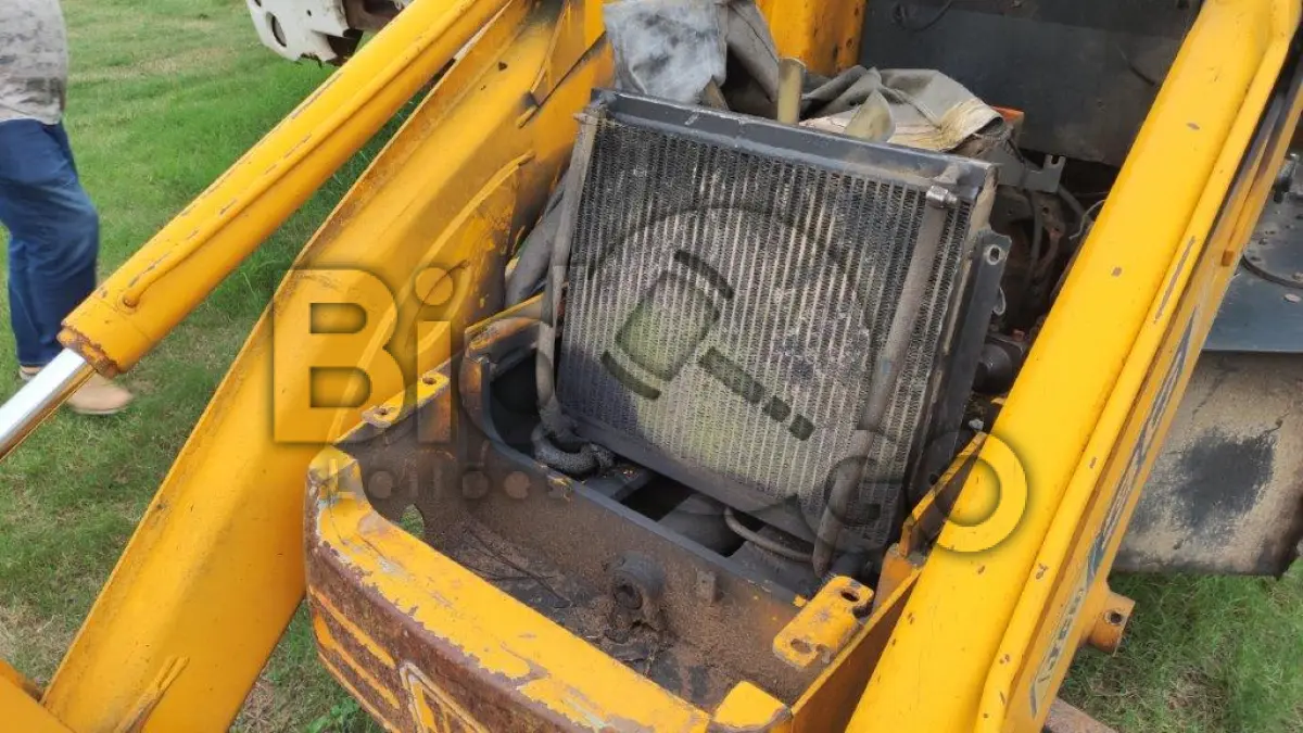 LOTE 027 - RETROESCAVADEIRA - MO / JCB 214E - ANO 2007/2007