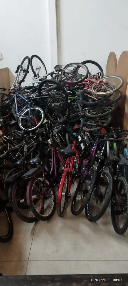 LOTE 004 - Bicicletas em torno de 200 unidades
