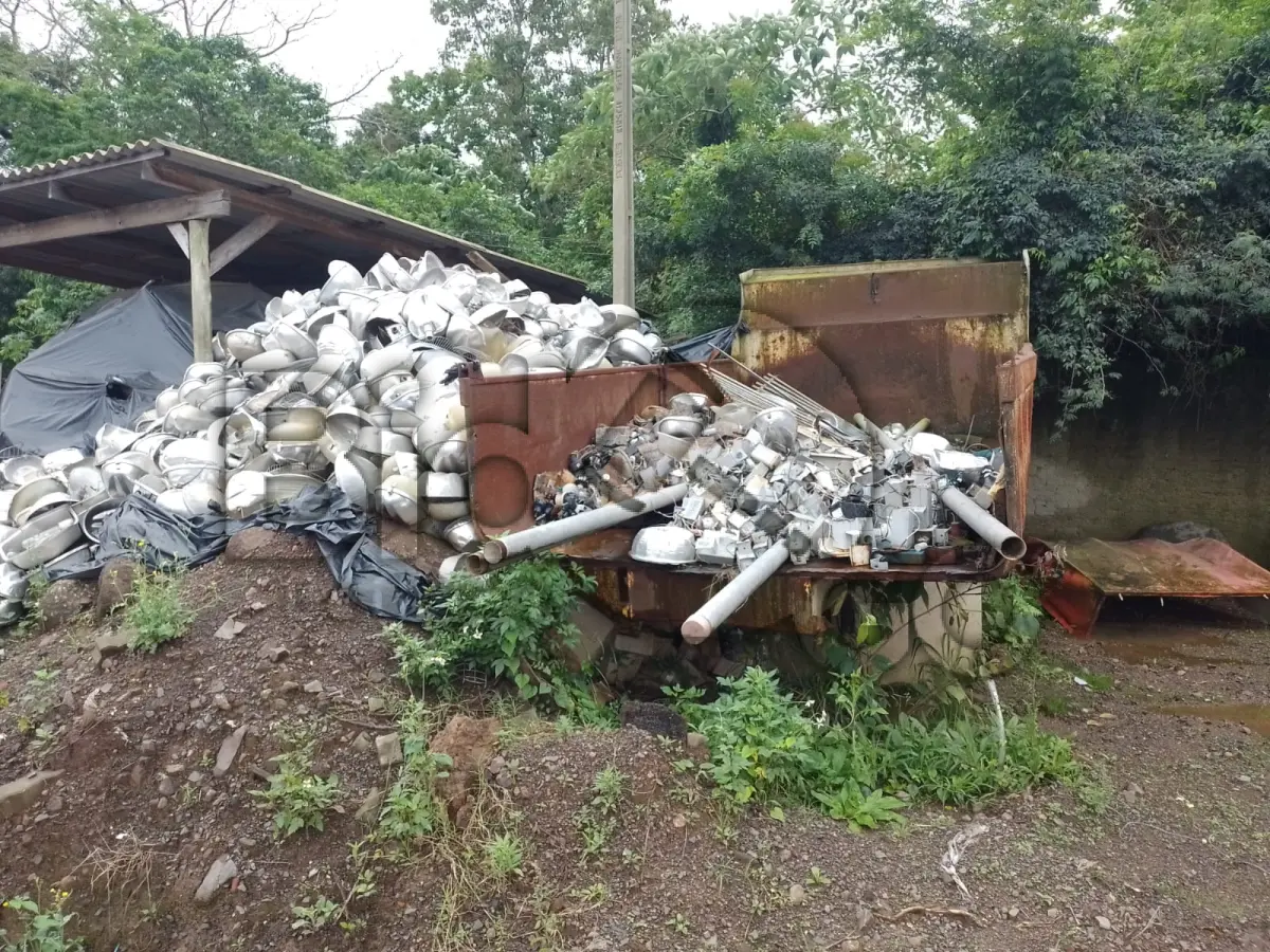 LOTE 002 -  sucata metálica em geral