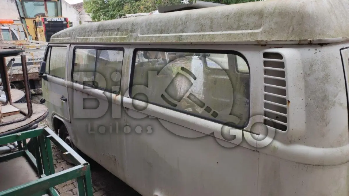 LOTE 020 - VW / KOMBI - ANO 2001/2002