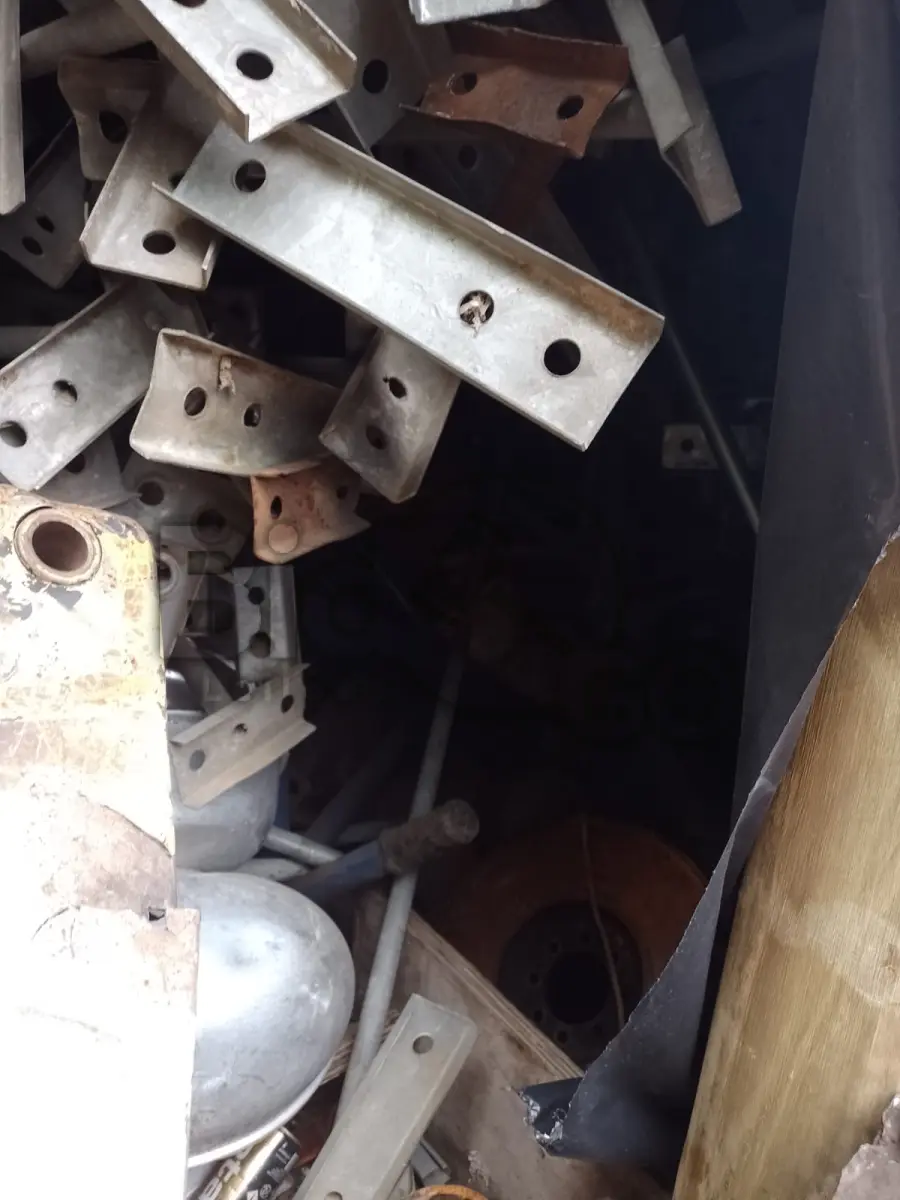 LOTE 002 -  sucata metálica em geral